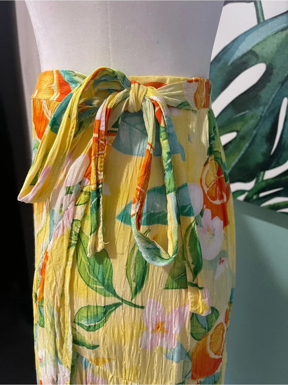 C & C California Yellow Citrus-Print Midi Wrap Skirt - Picture 5 of 9
